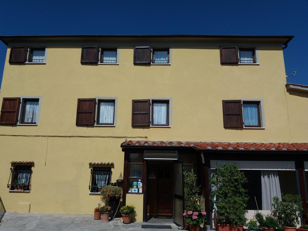 Le Travi Bed & Breakfast Sarzana Exterior photo