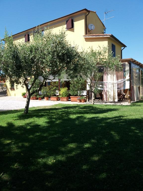 Le Travi Bed & Breakfast Sarzana Exterior photo