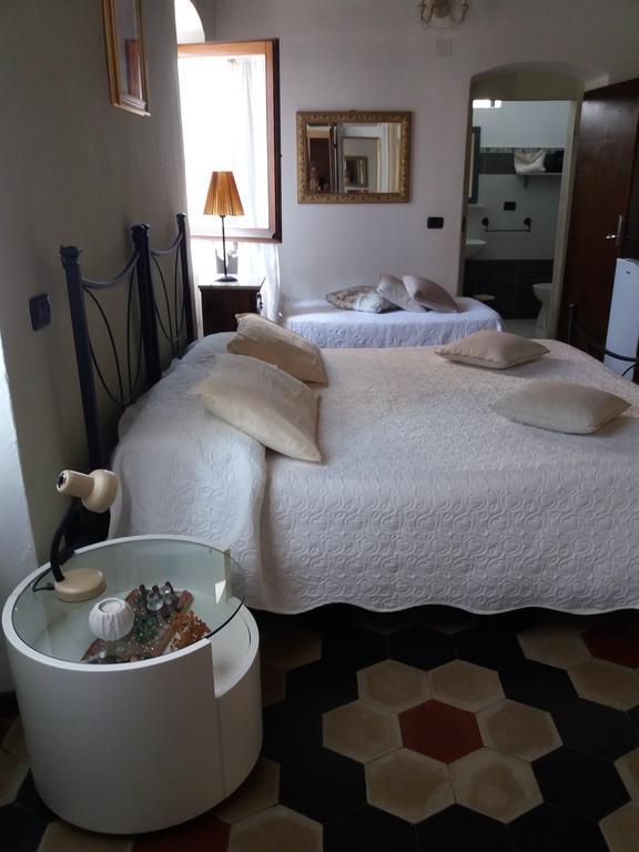 Le Travi Bed & Breakfast Sarzana Exterior photo