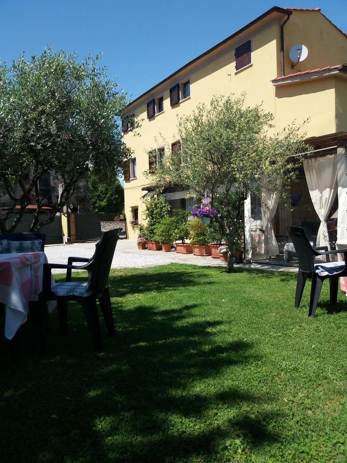 Le Travi Bed & Breakfast Sarzana Exterior photo
