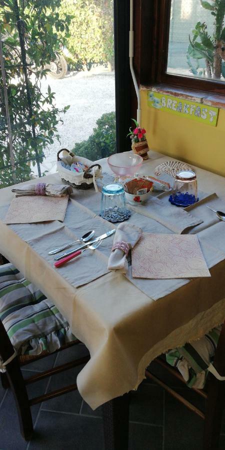 Le Travi Bed & Breakfast Sarzana Exterior photo
